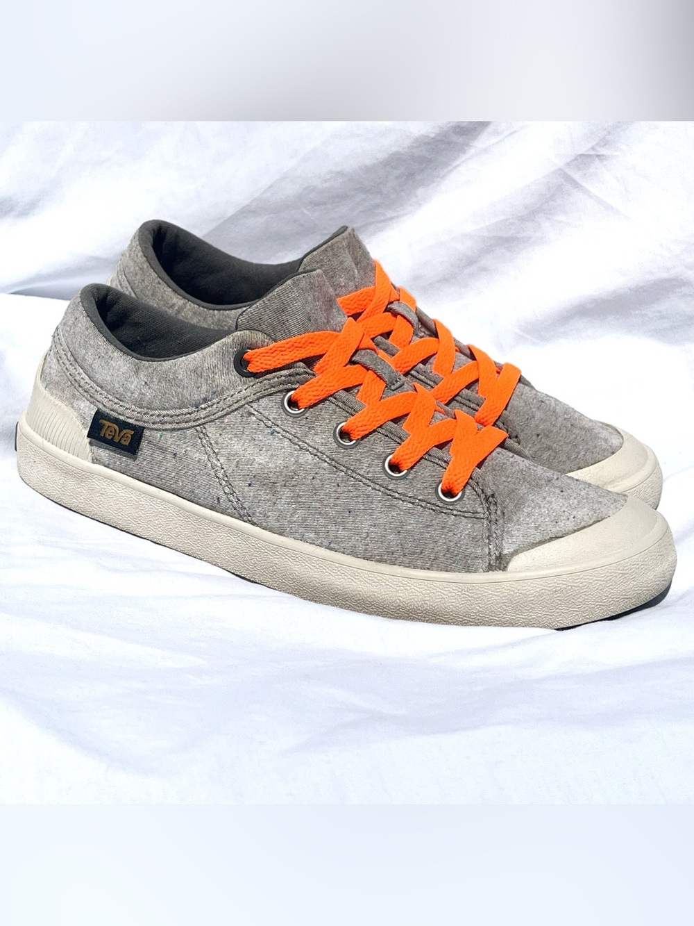 Teva Freewheel Grey Canvas Low Top Sneakers 6.5W Custom Neon Orange Laces 101948 - Picture 2 of 8